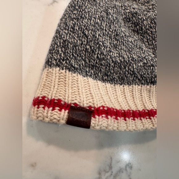 Roots toque - Picture 2 of 3